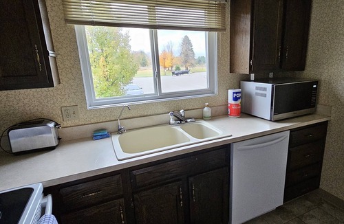 Cedar House | Heated Pool, 5 miles to Lk Michigan Beach, Leelanau County, 4-brm 4-ba. Air,