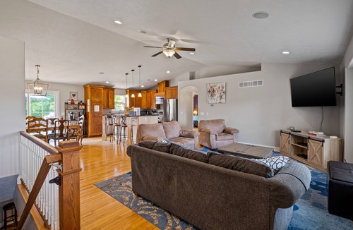 Dorr House | ★ Heated Pool, Hot Tub, Blackstone, Fire Pit, Billiards, Game Room & More!