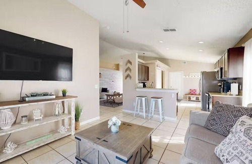 Florida Pines House | Heated Pool House near Disney World | Pet Friendly