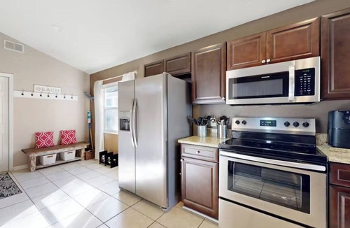Florida Pines House | Heated Pool House near Disney World | Pet Friendly