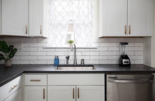 Norwood House | Heritage on 28th- King Bed/Near Downtown/Patio
