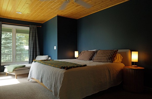 Hessel House | Hessel Bay Main Cabin : Idyllic Les Cheneaux Islands waterfront cabin sleeps 8