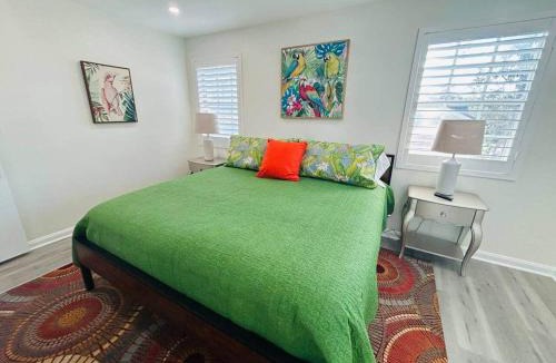 Avondale House | Hi Guest! It’s the upstairs of a cozy duplex.