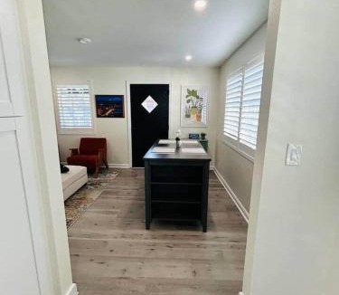 Avondale House | Hi Guest! It’s the upstairs of a cozy duplex.