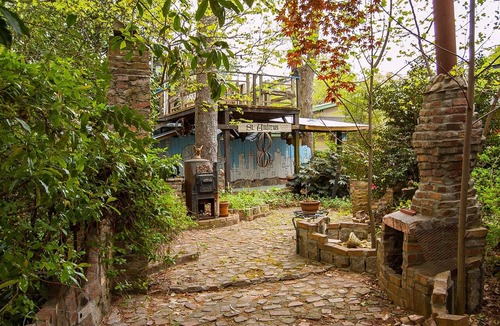 East Side House | Hidden Atlanta Oasis w/Dreamy, Secret Garden