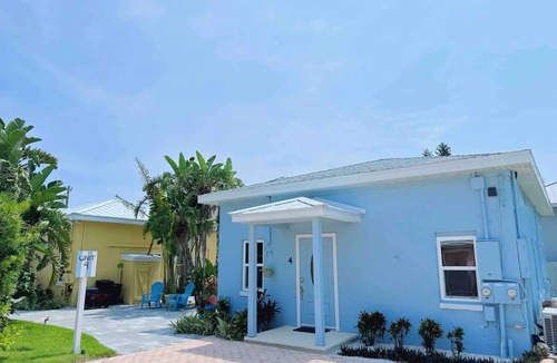 New Smyrna Beach House | Hidden Beach Bungalow - Walking distance to the beach, shops and great food!