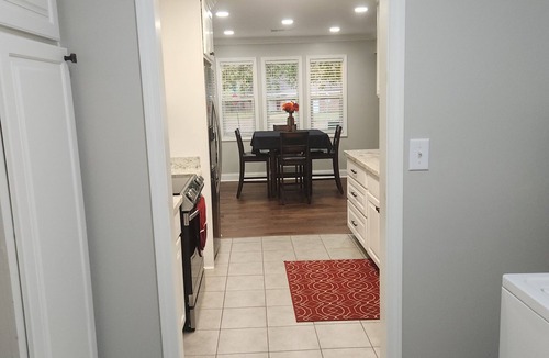 Jackson House | Hidden Gem Newly renovated 3 bedroom 2 bath home. Relax and enjoy your stay.