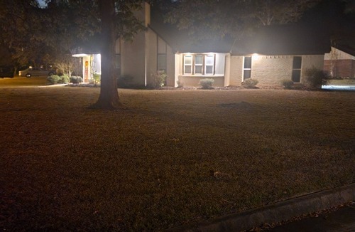 Jackson House | Hidden Gem Newly renovated 3 bedroom 2 bath home. Relax and enjoy your stay.