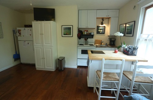 Decatur Apartment | Hidden Gem! Sunny, Relaxing, Two-Room Apartment