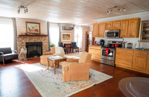Mentone House | High Point Retreat in the Heart of Mentone!
