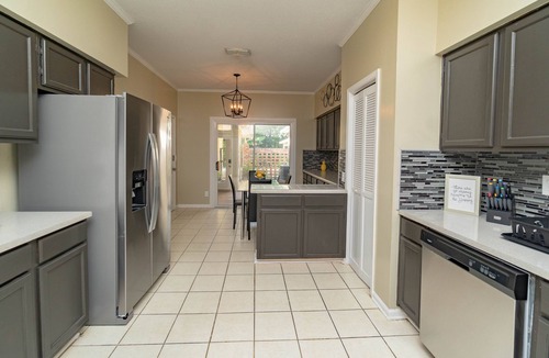 Montgomery House | Hillwood Home, w/2 Dens, King Beds & Sun Room