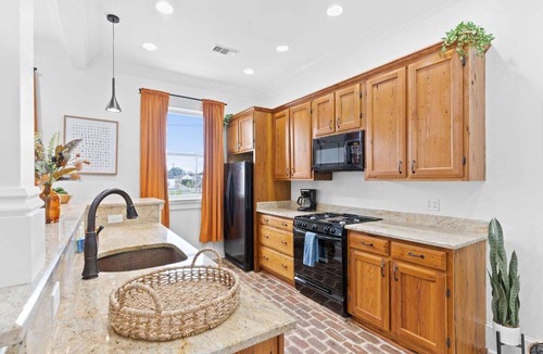 Mid-City Apartment | Historic 2BR Mid-City home with private balcony. Steps to streetcar, 10 mins to French Quarter.