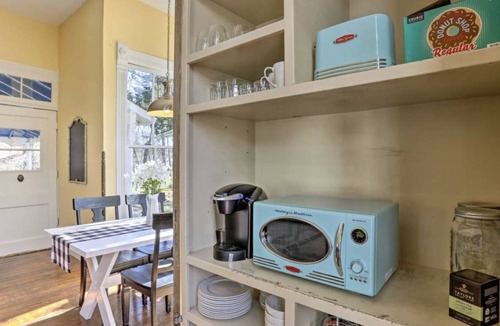 St. Elmo Improvement League House | Historic charm in St. Elmo 3BR/3BA situated on over an acre at base of Lookout