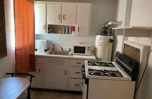 Valdosta House | Historic Cozy Apartment near Hospital & VSU -SF