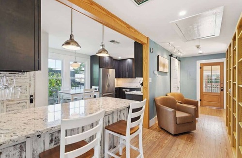 Slidell Apartment | Historic District Home