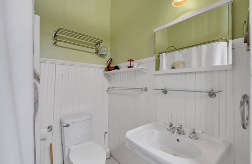 Esplanade Ridge Bed & Breakfast | Historic Esplanade suite with private balcony. Walk to French Quarter & City Park.