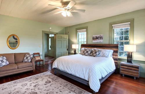 Marion House | Historic farm stay in the heart of Alabama's Black Belt Region.
