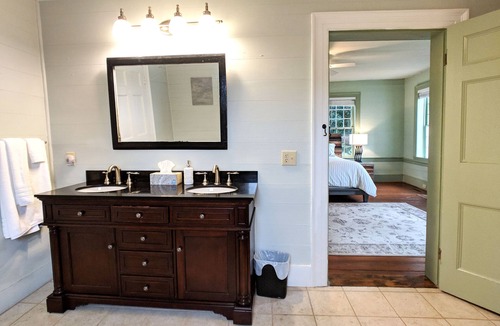 Marion House | Historic farm stay in the heart of Alabama's Black Belt Region.