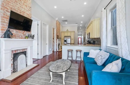Saint Thomas Development House | Historic NOLA Home between Magazine and Tchoupitoulas Pet Friendly