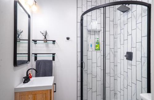 Springfield House | Historic Route-66 Bungalow
