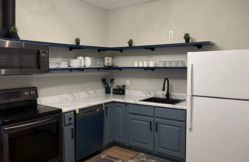 Tupelo Apartment | Historical Apartments #1&2 - Sleeps 7-14 in Tupelo