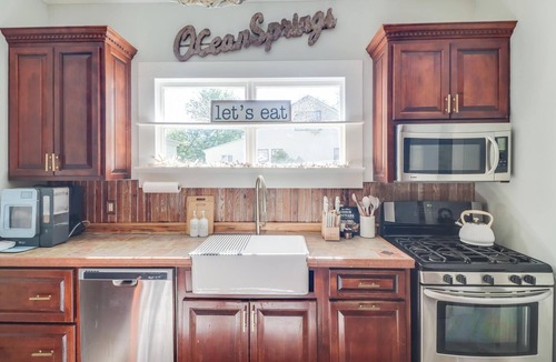 Biloxi House | Historical Beach Cottage in the core of downtown and a short walk to the beach