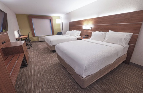 East Lansing Hotel | Holiday Inn Express Hotel & Suites East Lansing by IHG