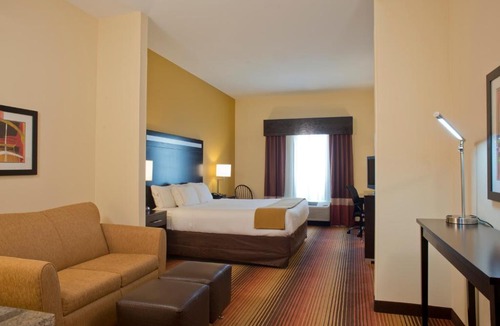 Prattville Hotel | Holiday Inn Express Hotel & Suites Prattville South by IHG