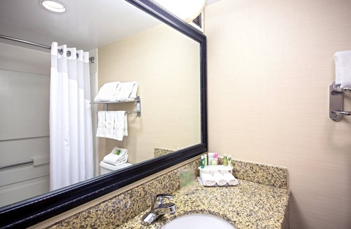 Corinth Hotel | Holiday Inn Express Hotel & Suites Corinth by IHG