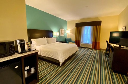 Orlando Hotel | Holiday Inn Express Hotel & Suites Orlando East-UCF Area by IHG