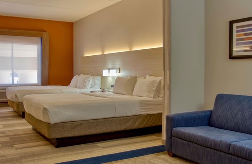 Byram Hotel | Holiday Inn Express Hotel & Suites BYRAM by IHG