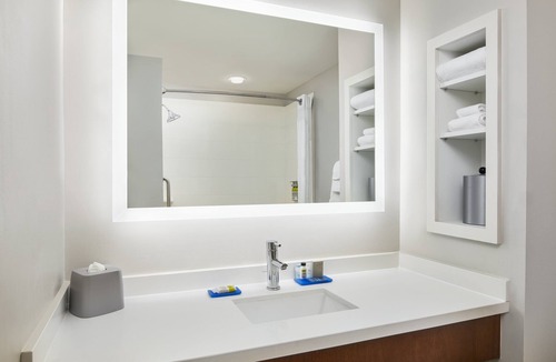 Palatka Hotel | Holiday Inn Express Palatka Northwest by IHG