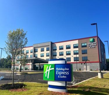 Greensboro Hotel | Holiday Inn Express & Suites Greensboro - Lake Oconee, an IHG Hotel