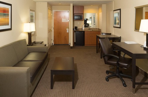 Northside Hotel | Holiday Inn Express & Suites Jacksonville Airport by IHG