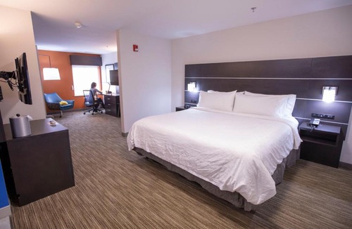 Locust Grove Hotel | Holiday Inn Express & Suites Locust Grove by IHG