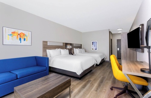 MacClenny Hotel | Holiday Inn Express & Suites Macclenny by IHG