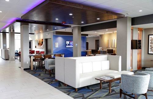 Alabaster Hotel | Holiday Inn Express & Suites Alabaster by IHG