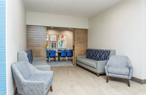 Palm Coast Hotel | Holiday Inn Express & Suites Palm Coast I95 by IHG