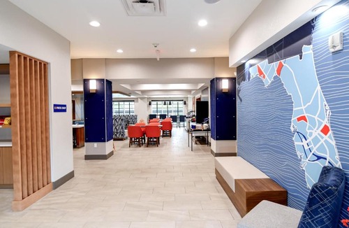 Palm Coast Hotel | Holiday Inn Express & Suites Palm Coast - I-95