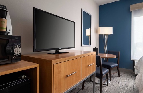 Kenner - Louis Armstrong International Airport Hotel | Holiday Inn Express & Suites New Orleans Airport South by IHG