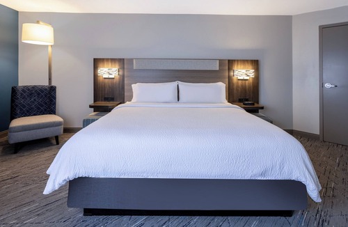 Flowood Hotel | Holiday Inn Express & Suites Flowood by IHG