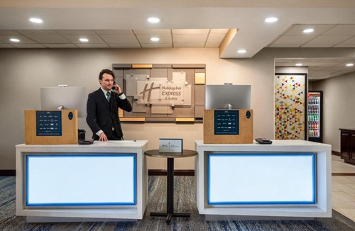 Tillmans Corner Hotel | Holiday Inn Express & Suites Mobile West I-10 by IHG