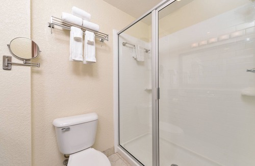 Montgomery Hotel | Holiday Inn Montgomery Airport South by IHG