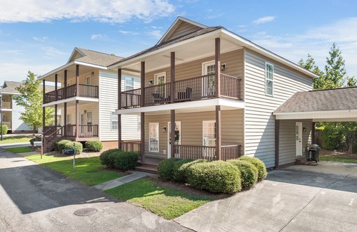 Auburn House | Home 1.5 miles from Toomers