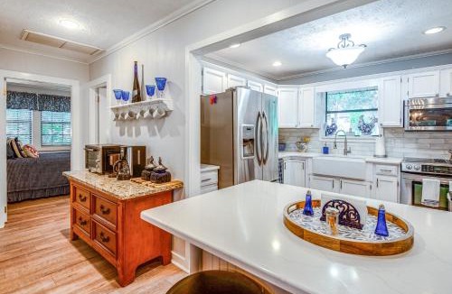 Putnam Hall House | Home on Lake Hutchinson w/Dock!