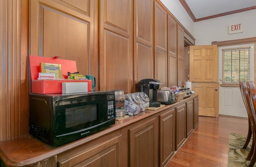 Newaygo Apartment | Home Run! Room at Newaygo Bed & Breakfast