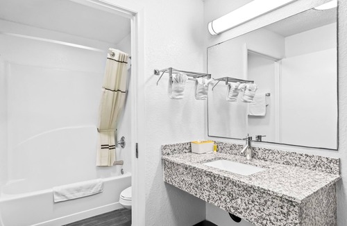 MacClenny Hotel | Homestay Inn & Suites