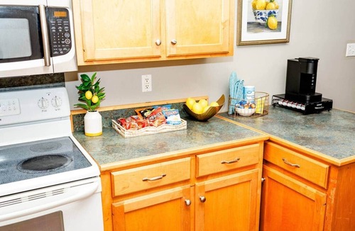 Broussard House | Hometown Hideaway King Suite