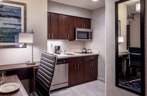 French Quarter Hotel | Homewood Suites by Hilton New Orleans French Quarter