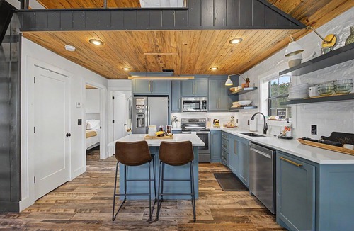 Glenwood Cabin | HoneyBee: Waterfront + Mountain View + FirePit